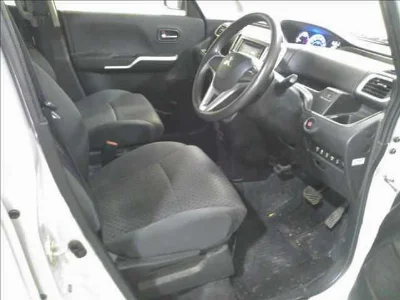 MITSUBISHI DELICA D2
