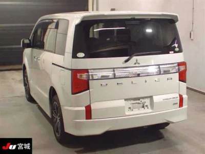 MITSUBISHI DELICA D5