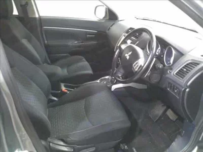 MITSUBISHI RVR