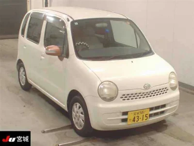 DAIHATSU MOVE LATTE