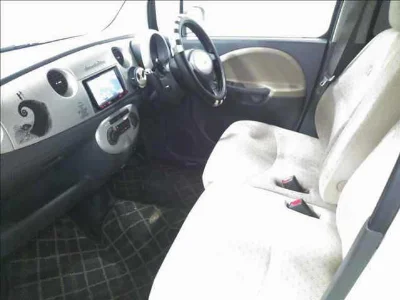 DAIHATSU MOVE LATTE