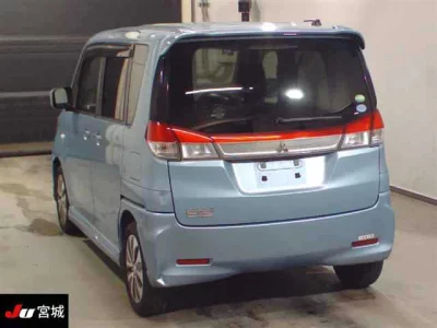 MITSUBISHI DELICA D2