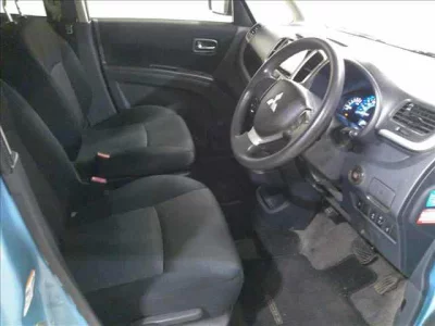 MITSUBISHI DELICA D2