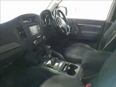 MITSUBISHI PAJERO
