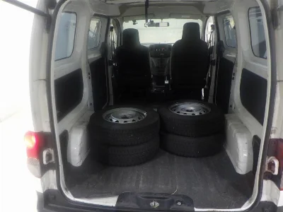 NISSAN NV200