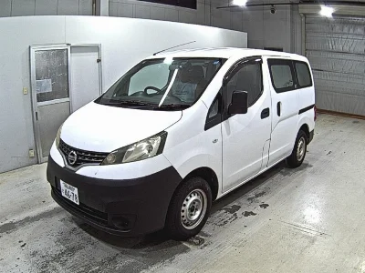 NISSAN NV200