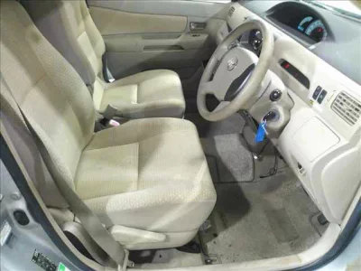 TOYOTA RAUM