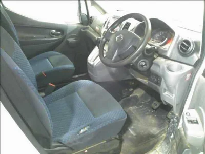 NISSAN NV200