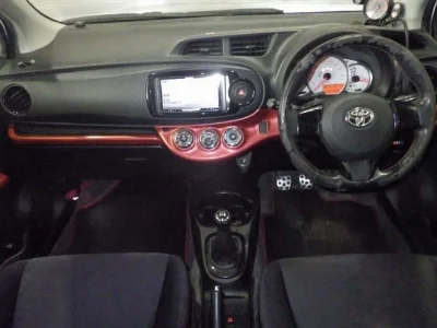 TOYOTA VITZ