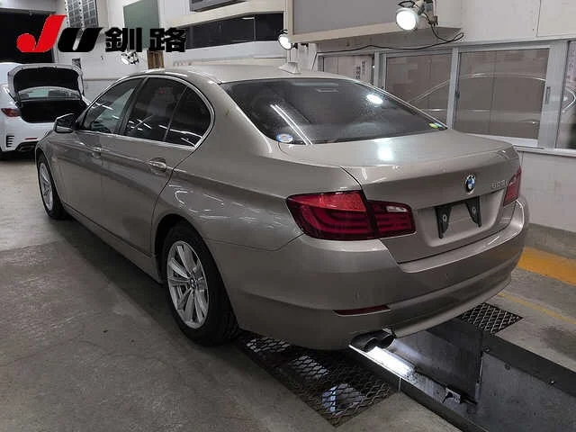BMW 5-Series  с аукциона в Японии