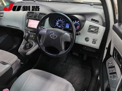 TOYOTA MARK X ZIO