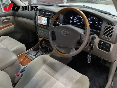 TOYOTA LAND CRUISER