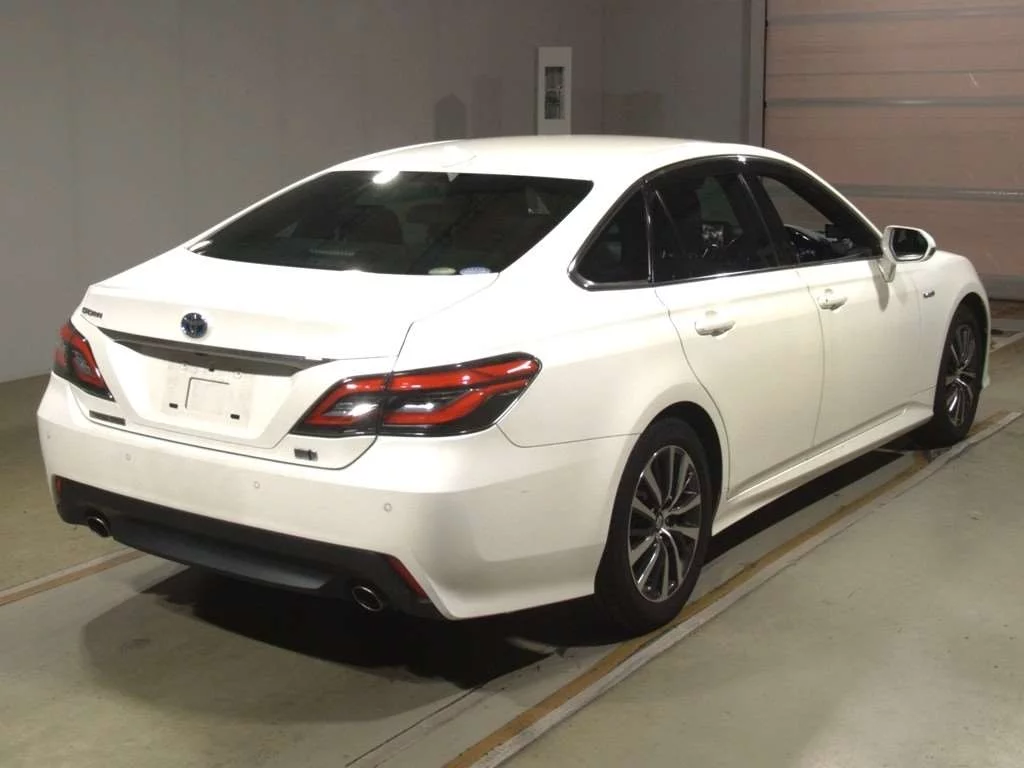 Toyota CROWN HYBRID  с аукциона в Японии