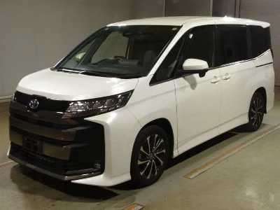 TOYOTA NOAH