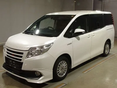 TOYOTA NOAH