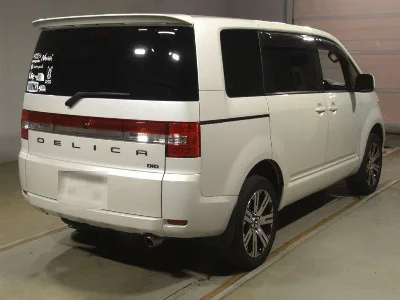 MITSUBISHI DELICA D5