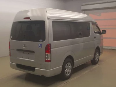 TOYOTA REGIUS VAN