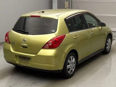 NISSAN TIIDA