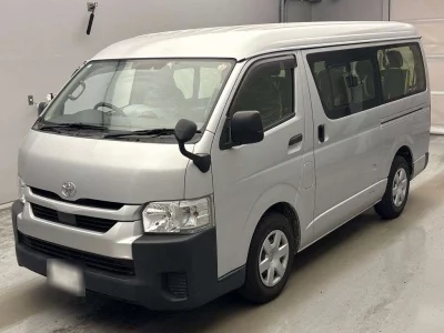 TOYOTA HIACE