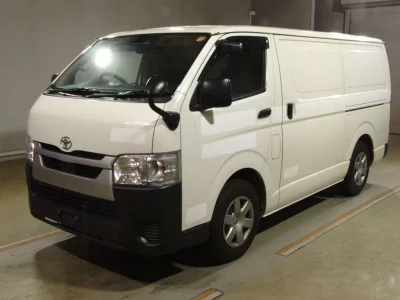 TOYOTA HIACE VAN