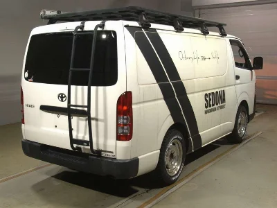 TOYOTA HIACE VAN