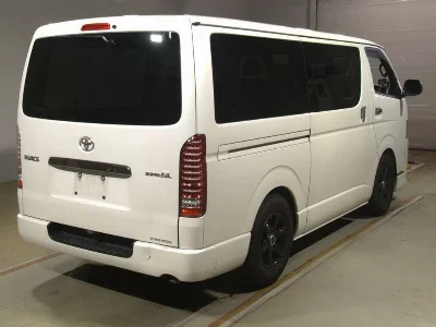 TOYOTA HIACE VAN