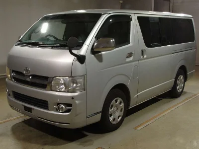 TOYOTA REGIUS VAN