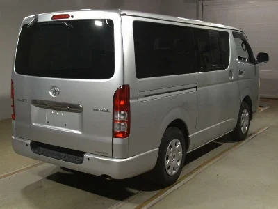 TOYOTA REGIUS VAN