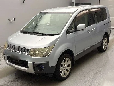 MITSUBISHI DELICA D5