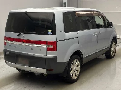 MITSUBISHI DELICA D5