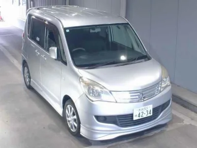 MITSUBISHI DELICA D2