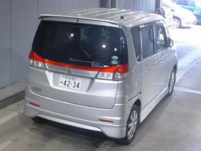 MITSUBISHI DELICA D2