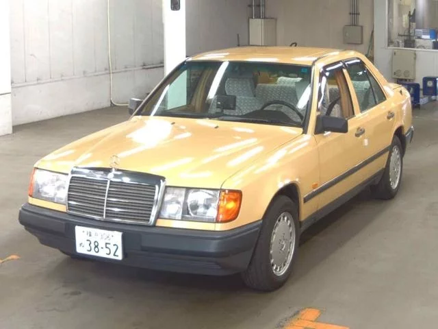 Mercedes-Benz E-Class  с аукциона в Японии