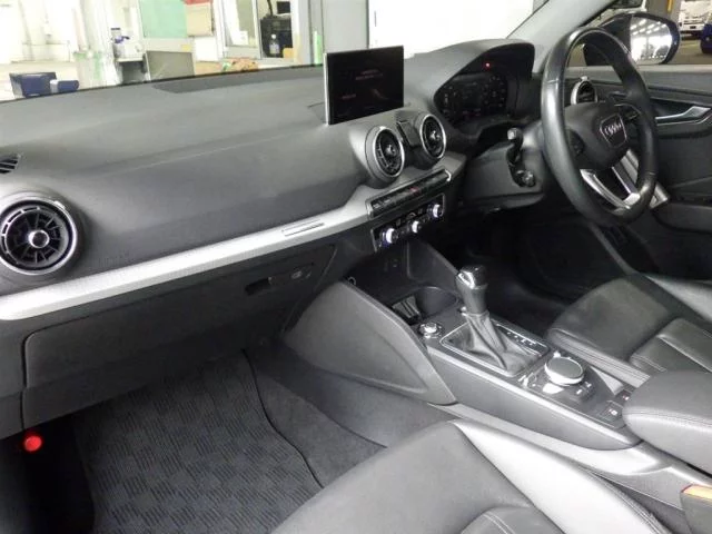 Audi Q2  с аукциона в Японии