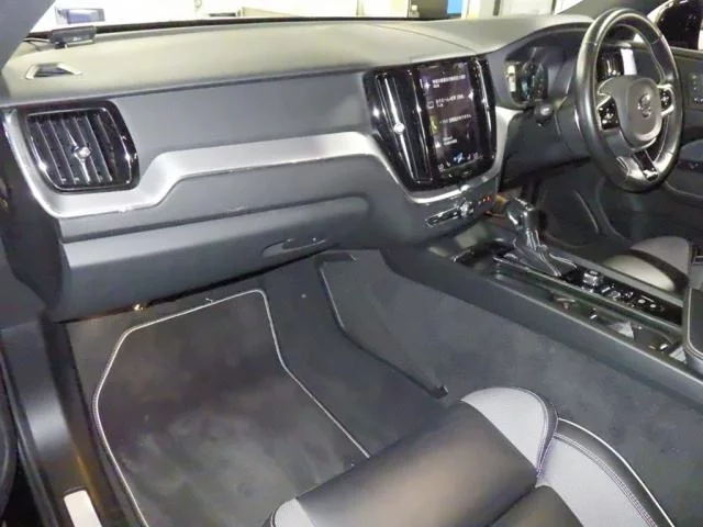 Volvo XC60  с аукциона в Японии