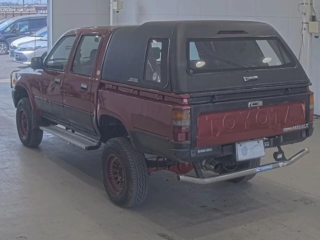 Toyota Hilux  с аукциона в Японии