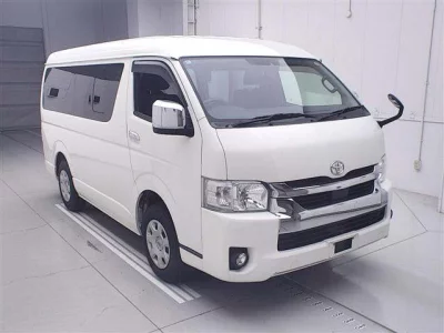 TOYOTA HIACE