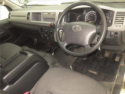 TOYOTA HIACE