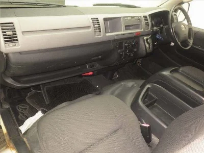 TOYOTA HIACE