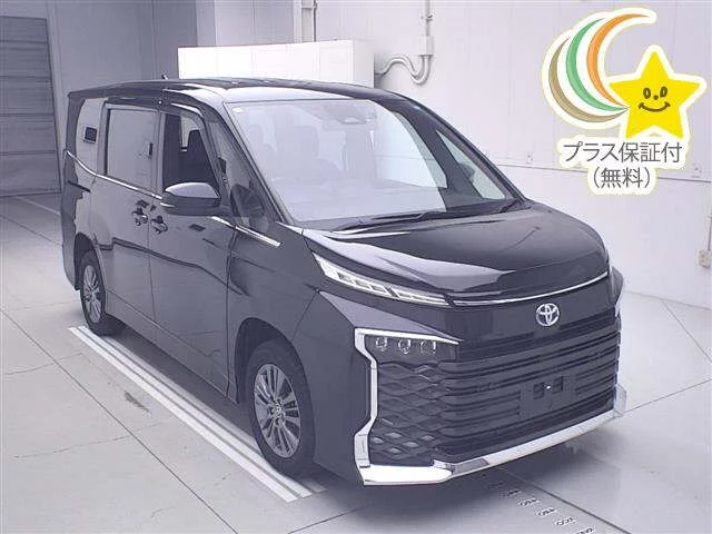 Toyota Voxy  с аукциона в Японии