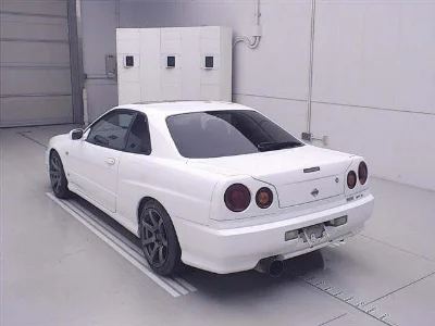 NISSAN SKYLINE