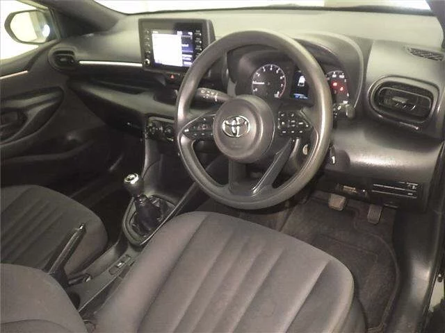 Toyota Yaris  с аукциона в Японии