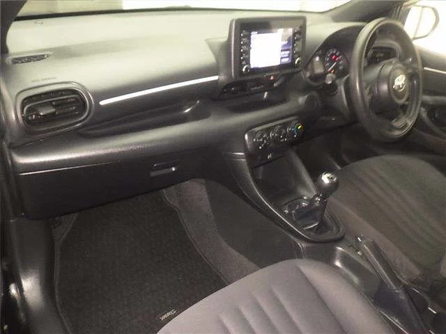 Toyota Yaris  с аукциона в Японии