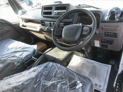 MITSUBISHI CANTER