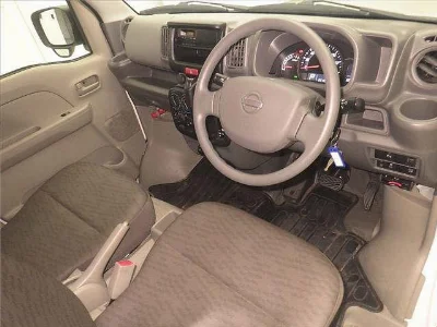 NISSAN CLIPPER VAN