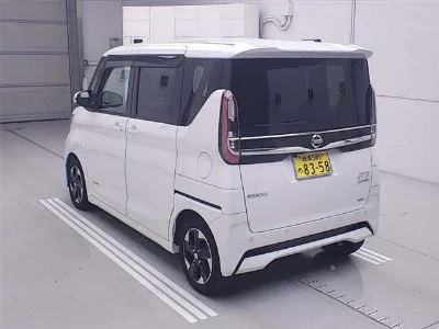NISSAN ROOX
