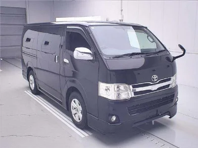 TOYOTA HIACE VAN