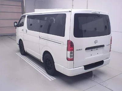 TOYOTA HIACE VAN