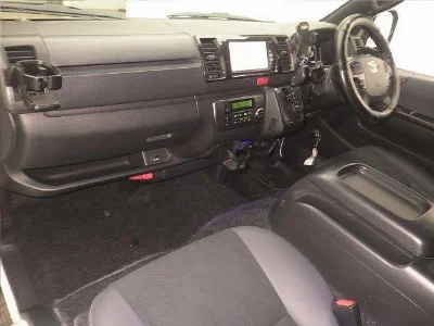 TOYOTA HIACE VAN