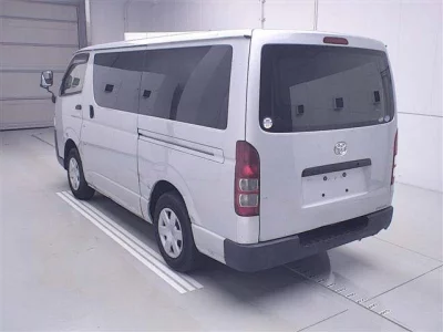 TOYOTA REGIUS ACE VAN